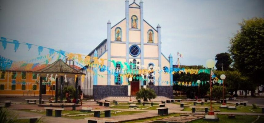 A Prefeitura de São Paulo de Olivença divulgou um novo Processo Seletivo, com o objetivo de preencher 287 vagas, por tempo determinado, com candidatos de nível fundamental incompleto e médio. Segundo o edital, as oportunidades são para os cargos de: Zona Rural Indígena Ticuna: Auxiliar de Serviços Gerais (116 vagas); Merendeira (83 vagas); Assistente Administrativo (17 vagas); Vigia (38 vagas). Zona Rural Indígena Kambeba: Auxiliar de Serviços Gerais (9); Merendeira (2); Assistente Administrativo (1); Vigia (4). Zona Rural Indígena Kokama: Auxiliar de Serviços Gerais (9); Merendeira (1); Assistente Administrativo (2); Vigia (5).